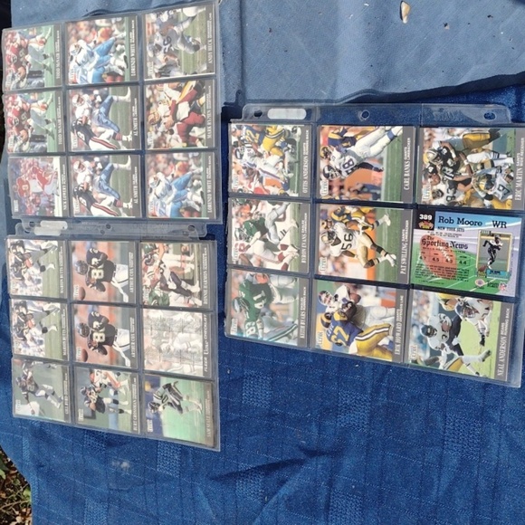 Football Card Lot - Picture 1 of 4